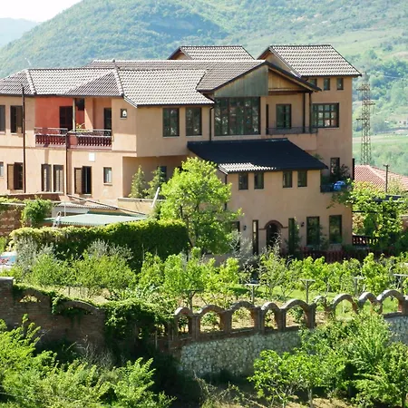 Mugs بيت ضيافة