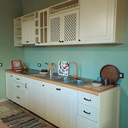 Mugs بيت ضيافة Ljaknasi