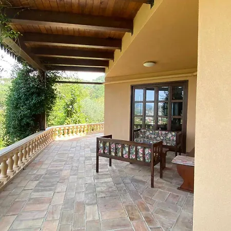 Mugs Πανσιόν Ljaknasi