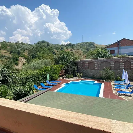 بيت ضيافة Mugs Ljaknasi