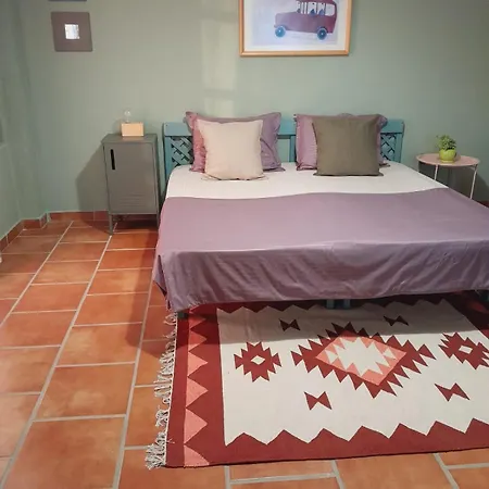 بيت ضيافة Mugs Ljaknasi