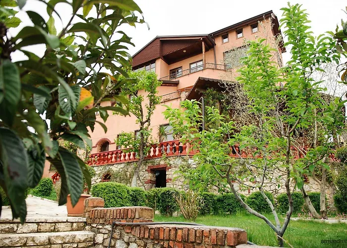 Πανσιόν Mugs Ljaknasi