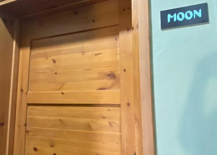 Mugs Πανσιόν Ljaknasi