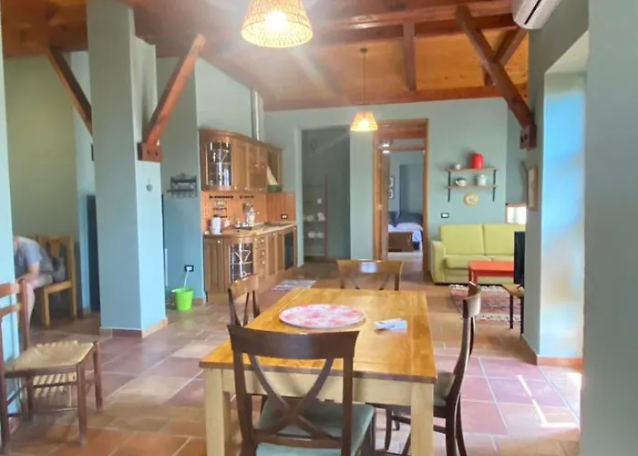 Πανσιόν Mugs Ljaknasi